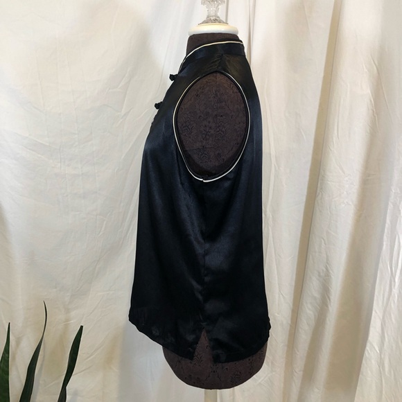 Vintage 1990s Jones NY Satin Sleeveless Blouse w/ Mandarin Collar & Toggle Clasp - Picture 9 of 10